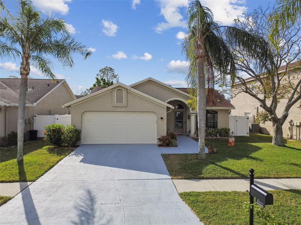 11222 MOONVALLEY WAY TAMPA, FL 33635