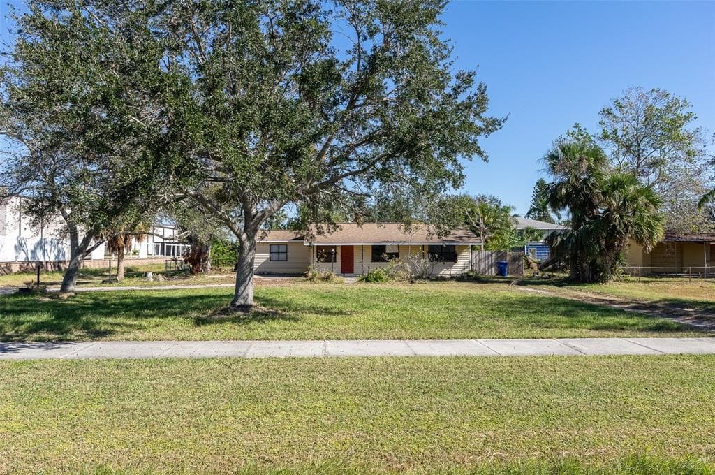 10721 SNUG HARBOR ROAD NE ST PETERSBURG, FL 33702
