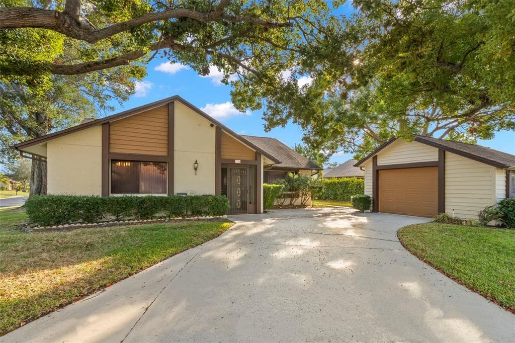 2205 SEQUOIA DRIVE CLEARWATER, FL 33763
