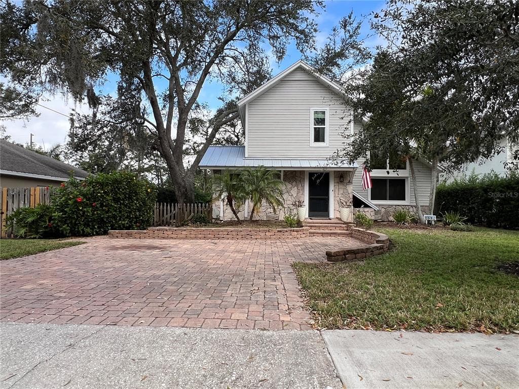 1812 GULF BEACH BOULEVARD TARPON SPRINGS, FL 34689