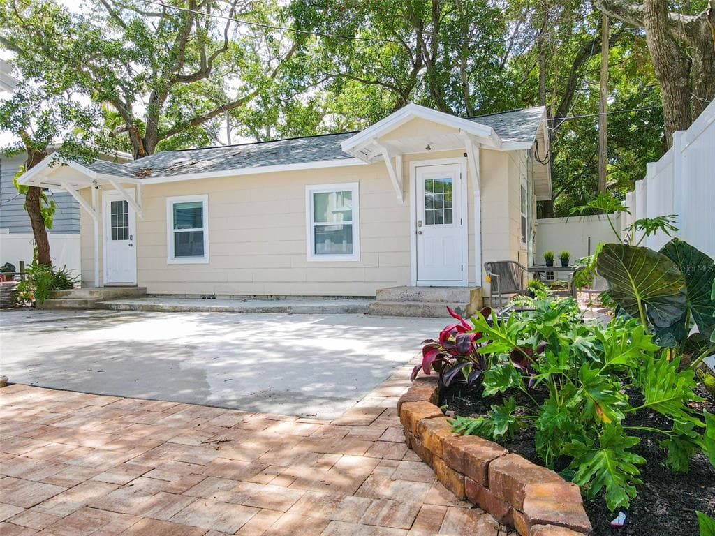 609 N OSCEOLA AVENUE UNIT A & B CLEARWATER, FL 33755