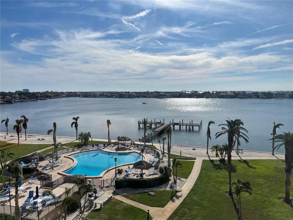 5130 BRITTANY DRIVE S UNIT 607 ST PETERSBURG, FL 33715