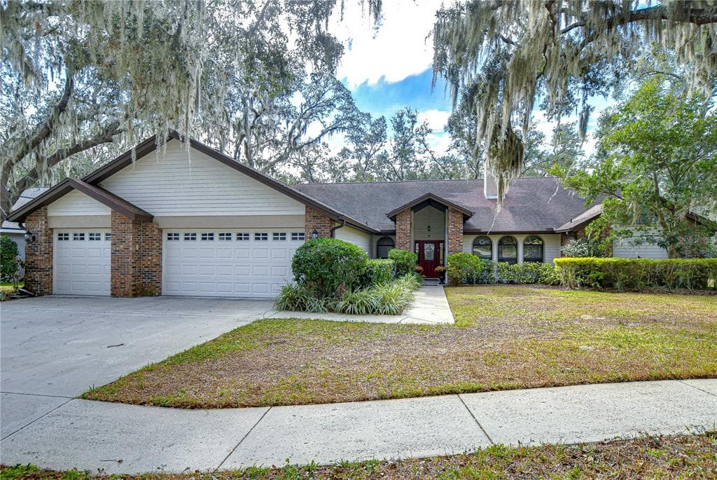 807 BELLE TIMBRE AVENUE BRANDON, FL 33511