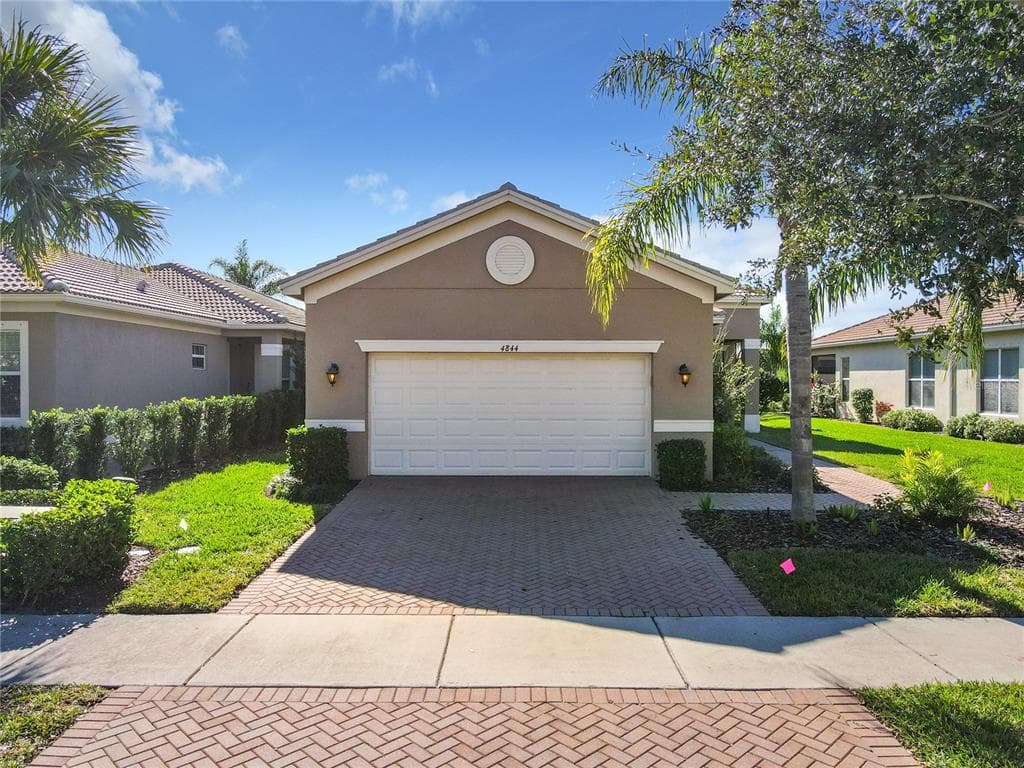 4844 SANDY GLEN WAY WIMAUMA, FL 33598