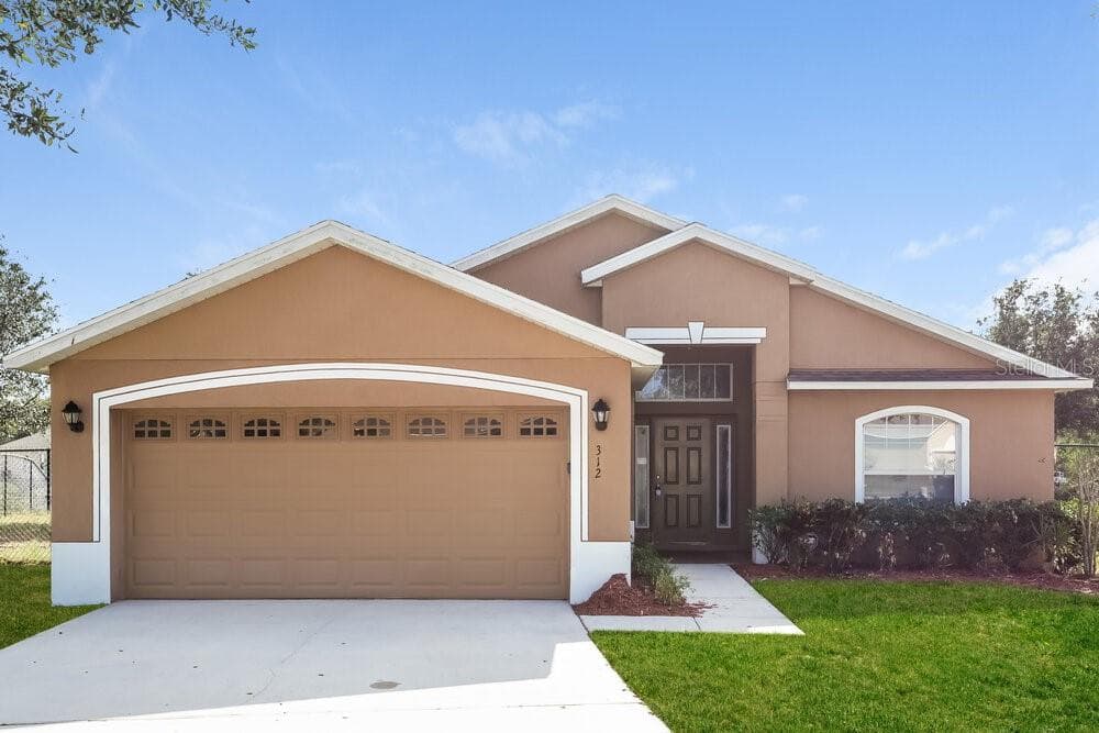 312 EDISTO PLACE APOPKA, FL 32712