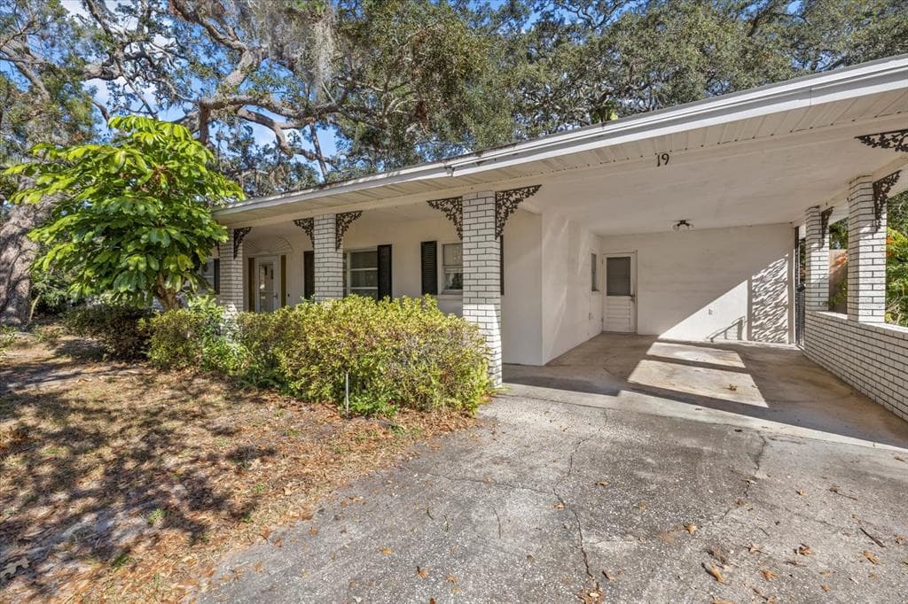 19 VENTURA DRIVE DUNEDIN, FL 34698