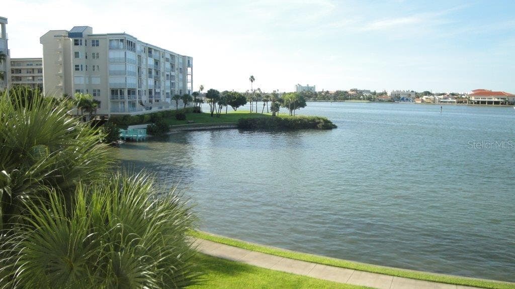 7912 SAILBOAT KEY BOULEVARD S UNIT 405 SOUTH PASADENA, FL 33707