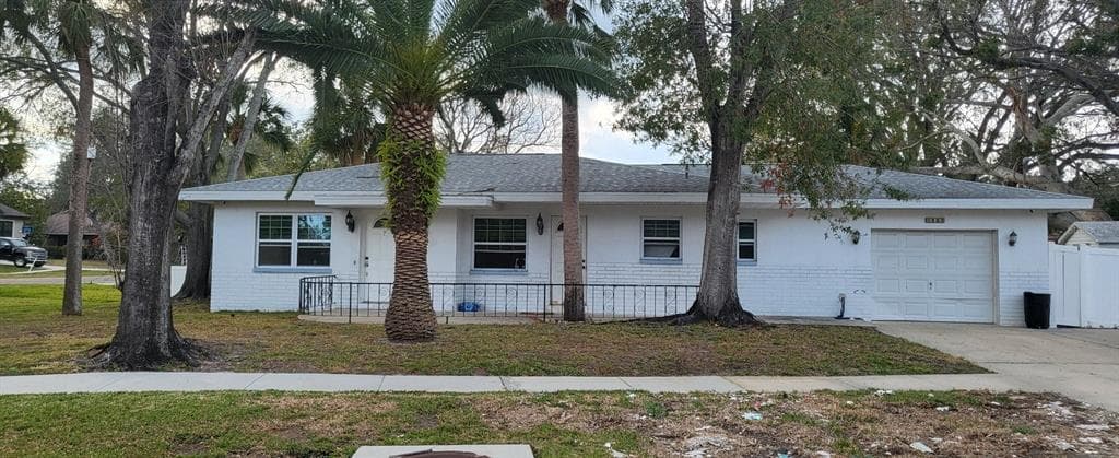 800 GULF ROAD TARPON SPRINGS, FL 34689
