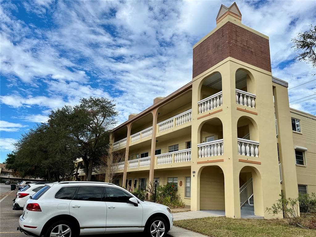 2226 SWITZERLAND WAY UNIT 30 CLEARWATER, FL 33763