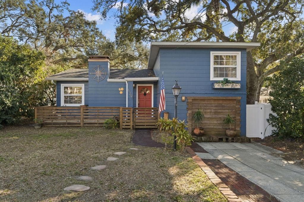 629 WOOD STREET DUNEDIN, FL 34698
