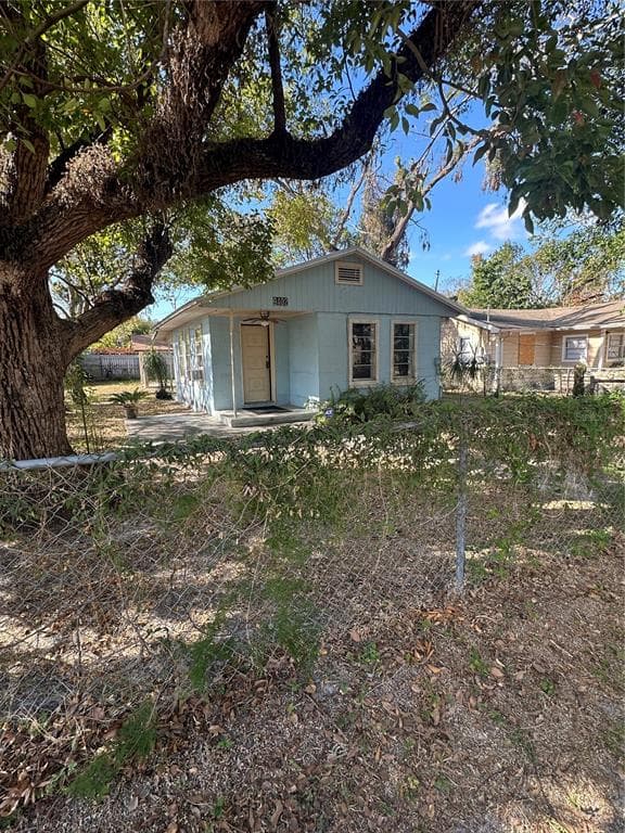9402 N MARY AVENUE TAMPA, FL 33612