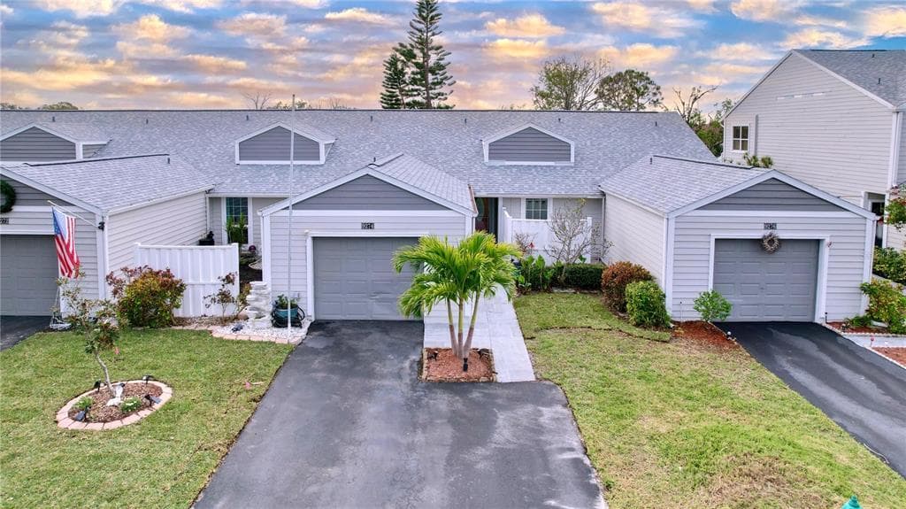 9274 WESTLINKS TERRACE SEMINOLE, FL 33777