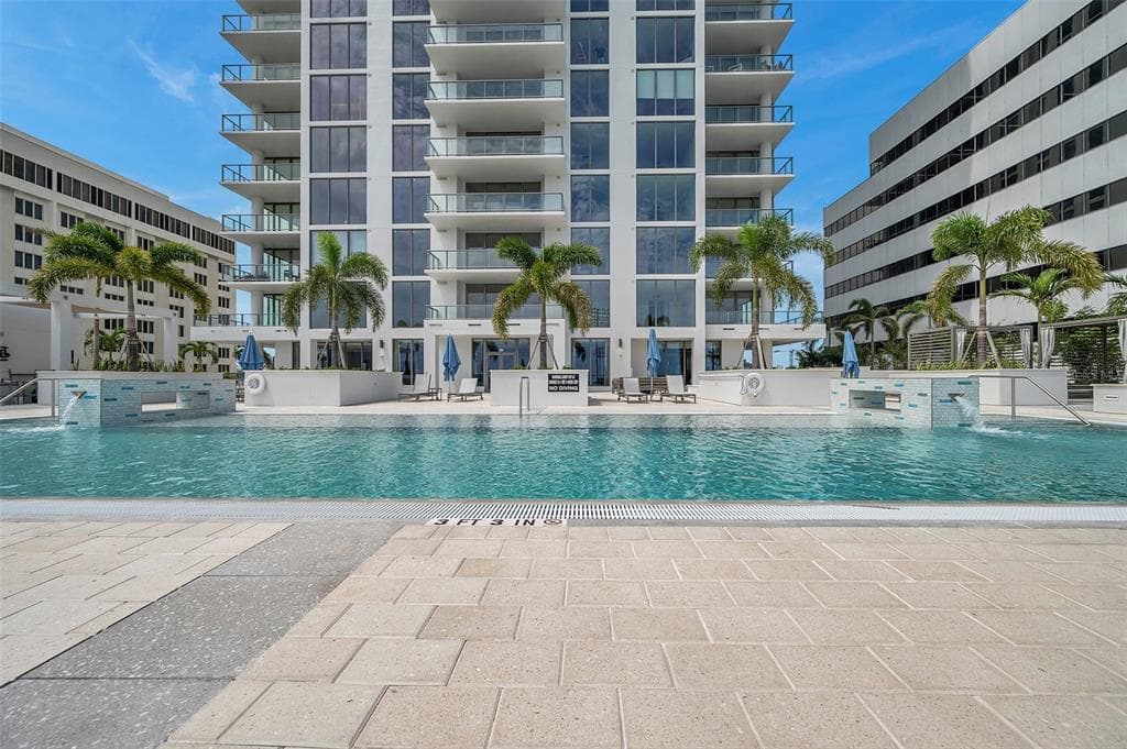 301 1ST STREET S UNIT 205 ST PETERSBURG, FL 33701