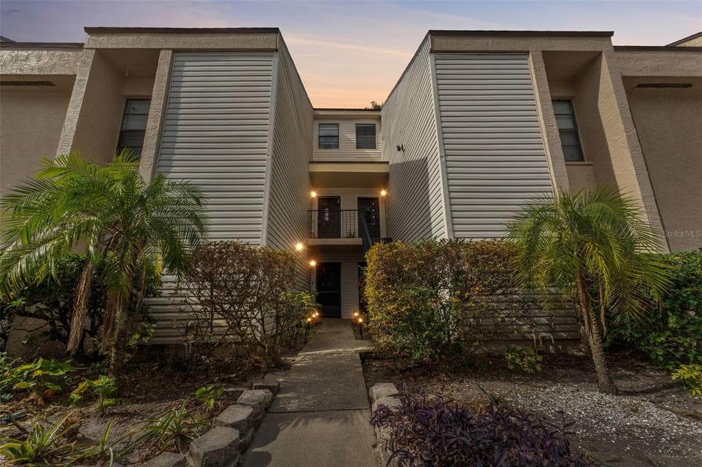 4885 PURITAN CIRCLE UNIT 4885 TAMPA, FL 33617