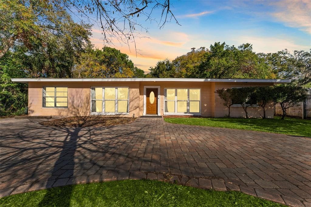 6303 DELAWARE AVENUE NEW PORT RICHEY, FL 34653