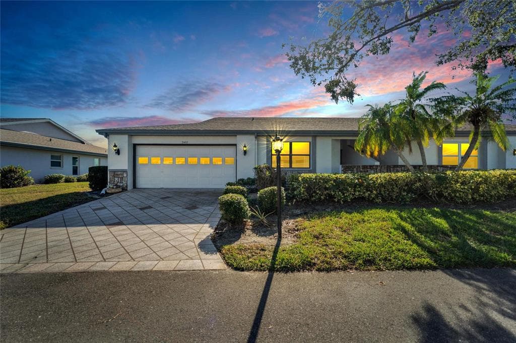 2407 LOCKSLEY STREET UNIT 224 SUN CITY CENTER, FL 33573