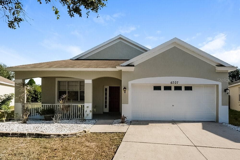 6707 CAMBRIDGE PARK DRIVE APOLLO BEACH, FL 33572