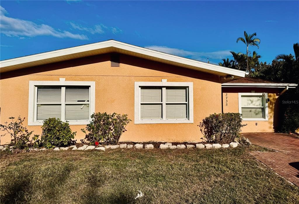 3735 ALABAMA AVENUE NE ST PETERSBURG, FL 33703