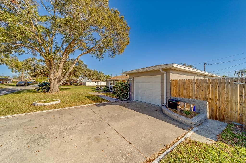 5057 61ST LANE N KENNETH CITY, FL 33709