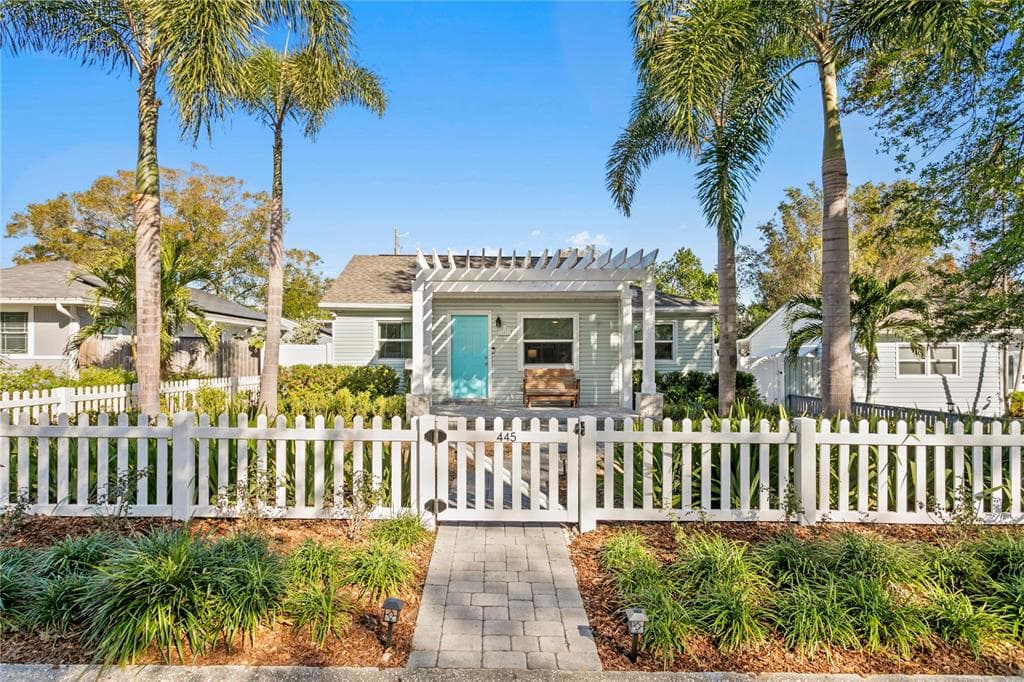 445 31ST AVENUE N ST PETERSBURG, FL 33704