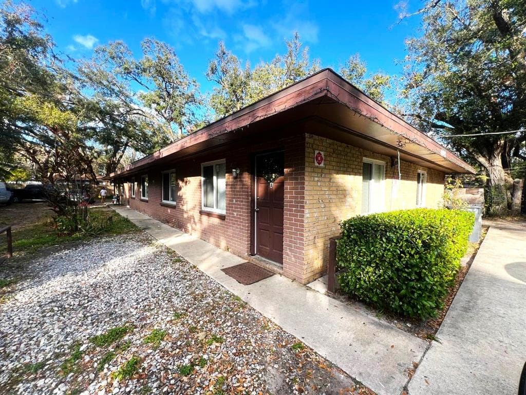1408 E 139TH AVENUE UNIT B TAMPA, FL 33613