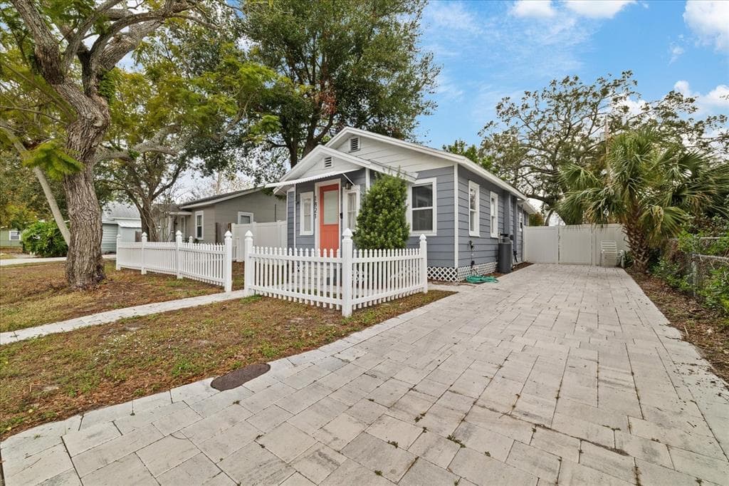 1821 31ST AVENUE N ST PETERSBURG, FL 33713