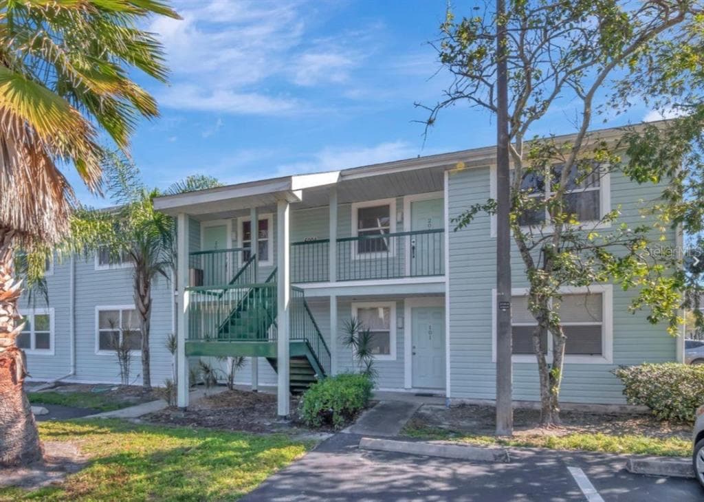 5004 TERRACE PALMS CIRCLE UNIT 101 TAMPA, FL 33617