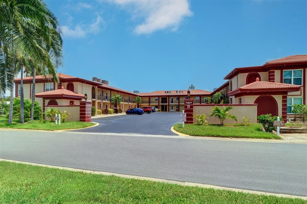 10351 REGAL DRIVE UNIT 14 LARGO, FL 33774