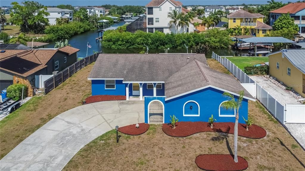 6525 MANILA PALM WAY APOLLO BEACH, FL 33572