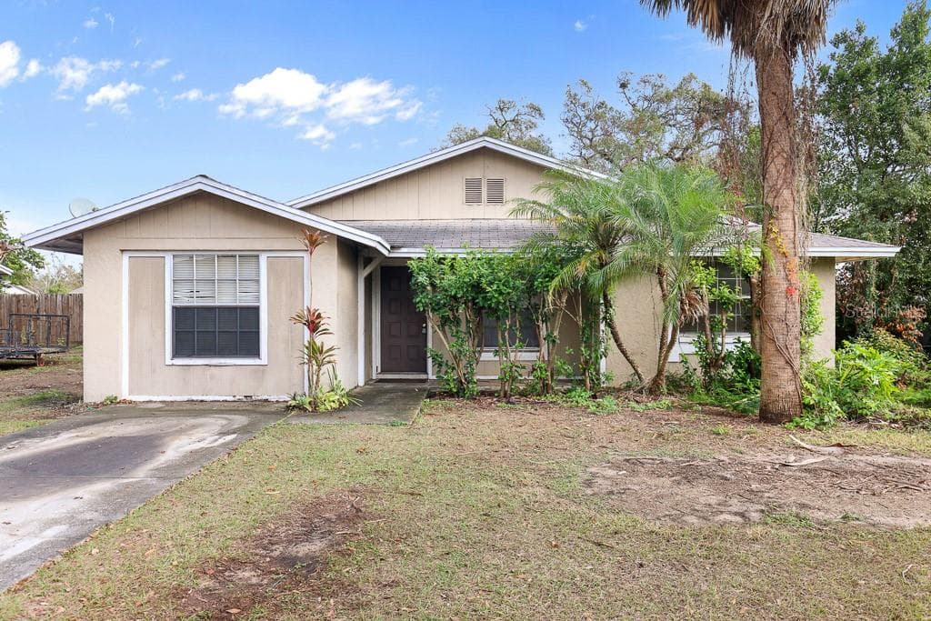 911 KIRKCALDY WAY VALRICO, FL 33594