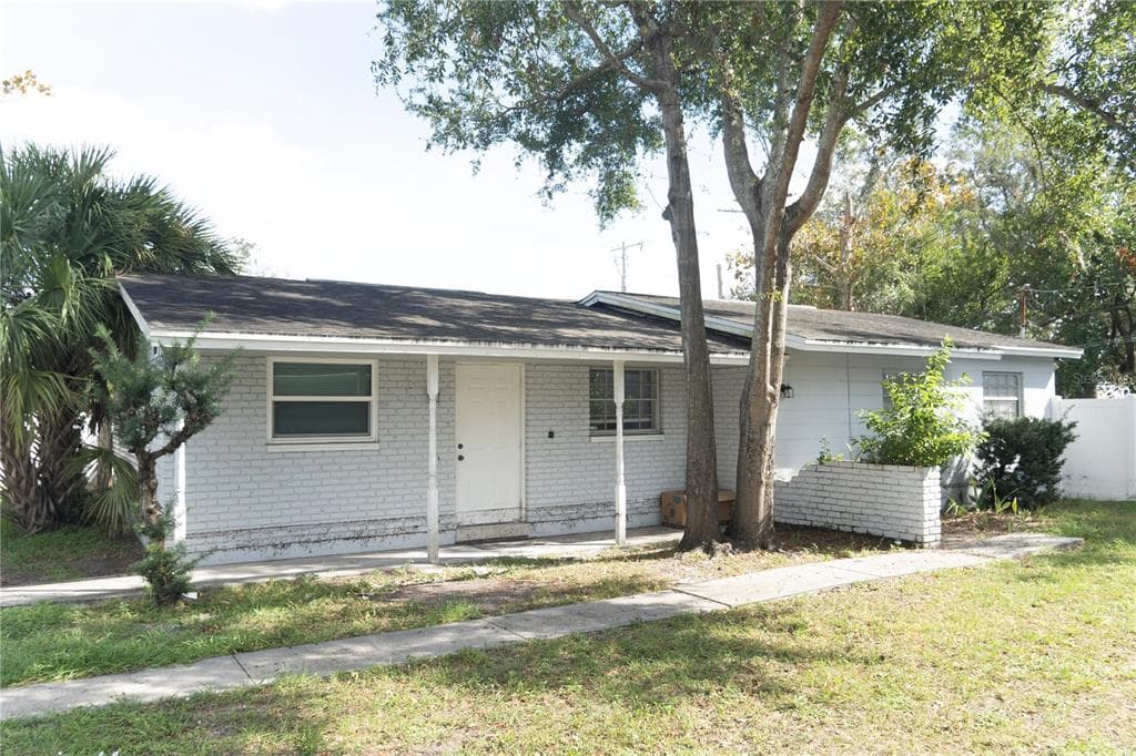 1409 COLLEGE PARK LANE TAMPA, FL 33612