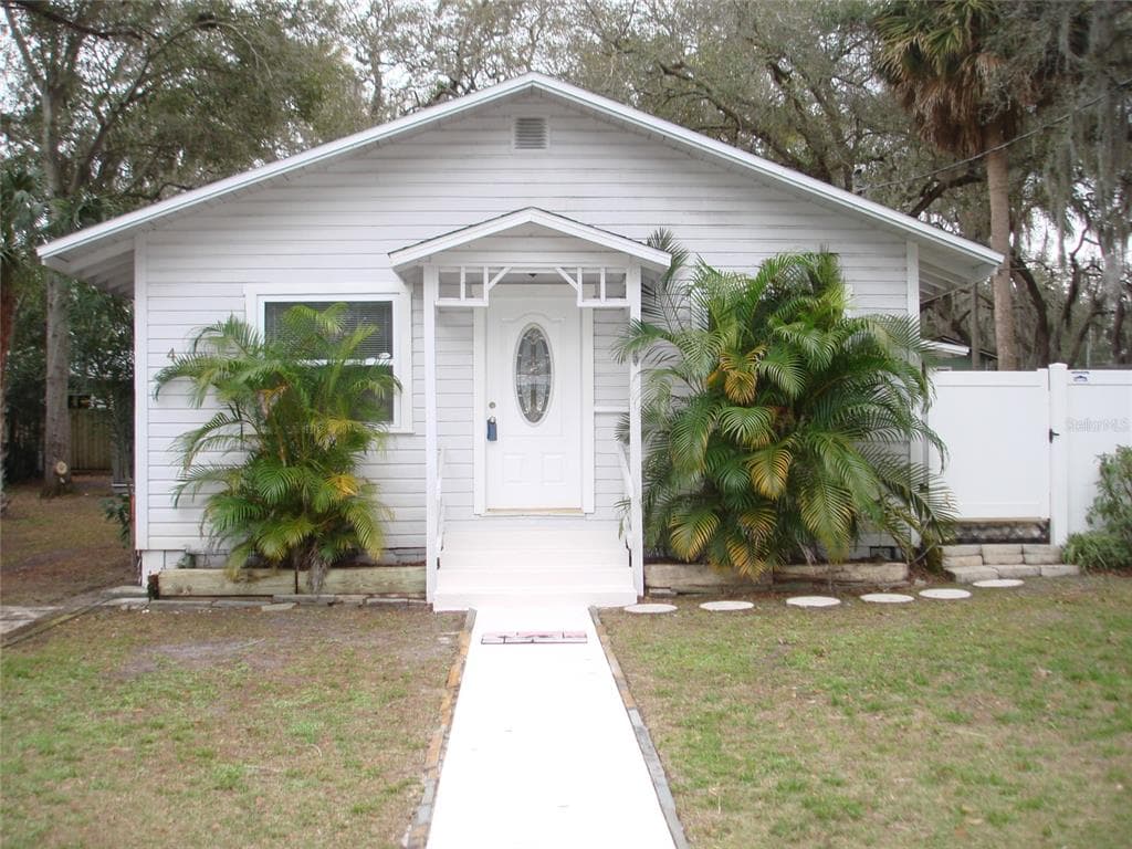 420 5TH STREET N SAFETY HARBOR, FL 34695