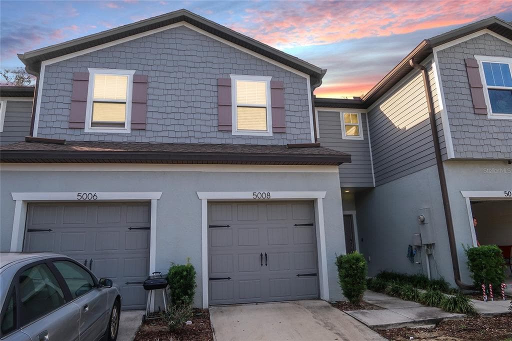5008 SYLVESTER LOOP TAMPA, FL 33610