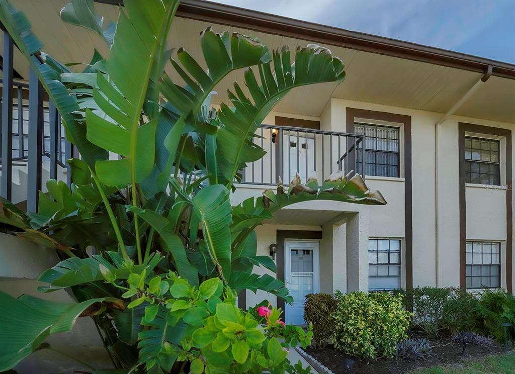 2400 WINDING CREEK BOULEVARD UNIT 21A-202 CLEARWATER, FL 33761