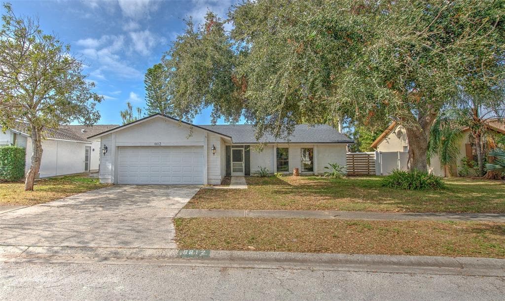 6612 SEAFAIRER DRIVE TAMPA, FL 33615