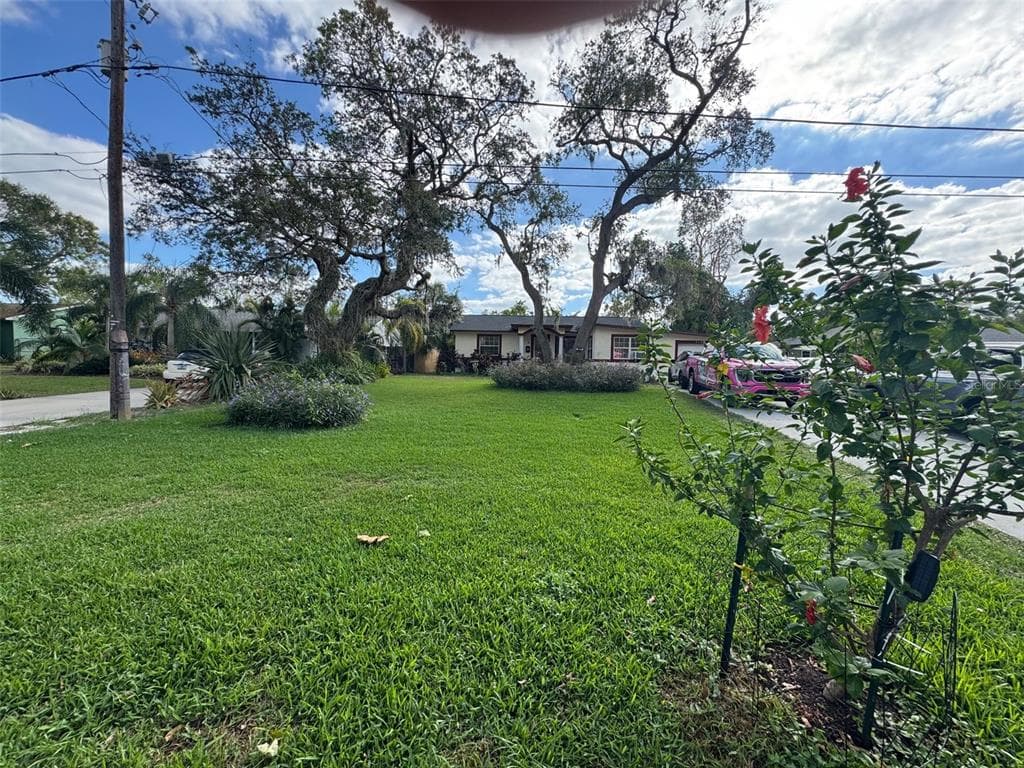 1128 ALHAMBRA WAY S ST PETERSBURG, FL 33705