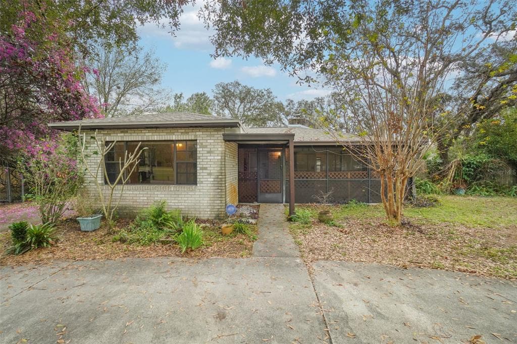 10419 N OREGON AVENUE TAMPA, FL 33612