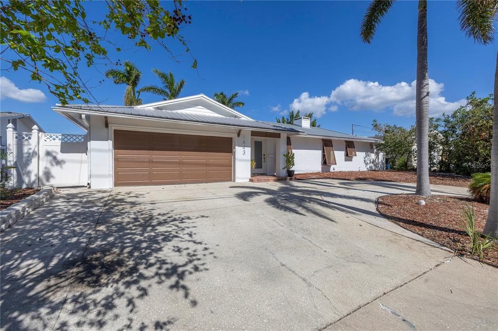 1443 46TH AVENUE NE ST PETERSBURG, FL 33703