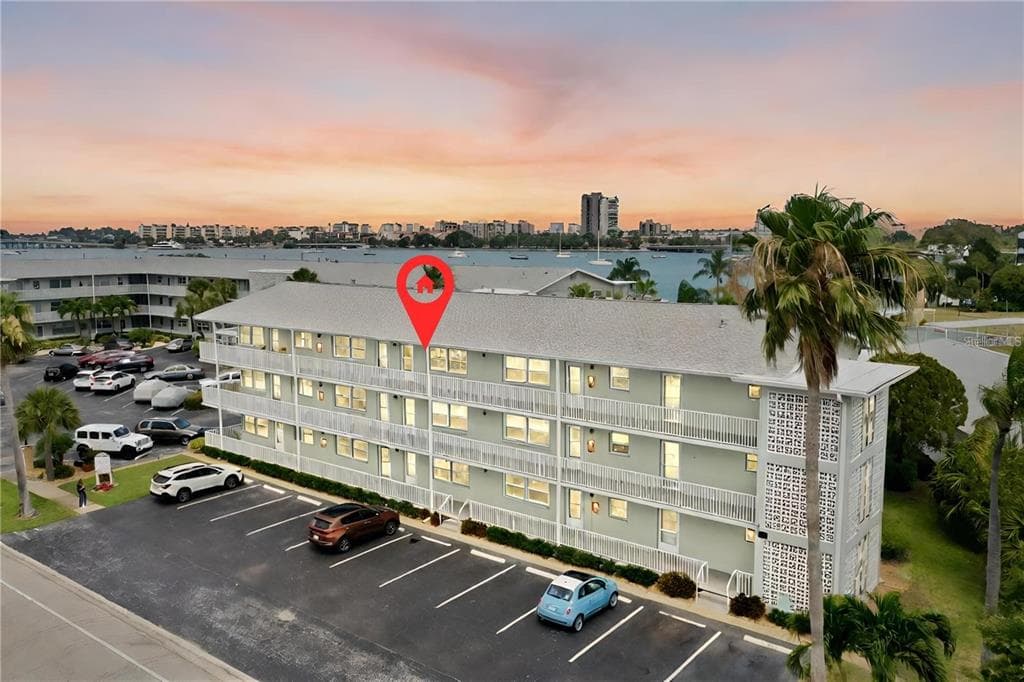 1898 SHORE DR S UNIT 317 SOUTH PASADENA, FL 33707