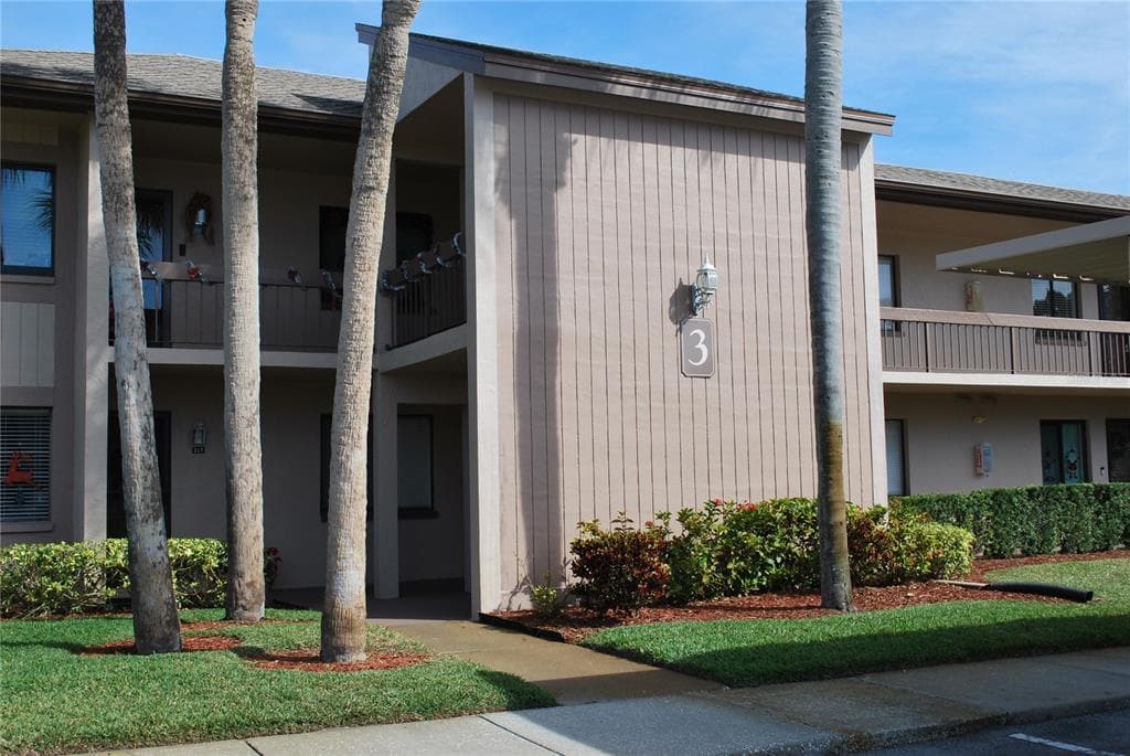 220 MARY DRIVE UNIT 220 OLDSMAR, FL 34677