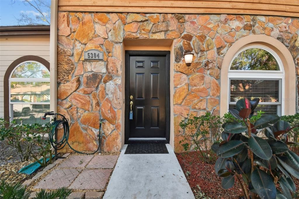 5304 ROLLINSFORD COURT TAMPA, FL 33624