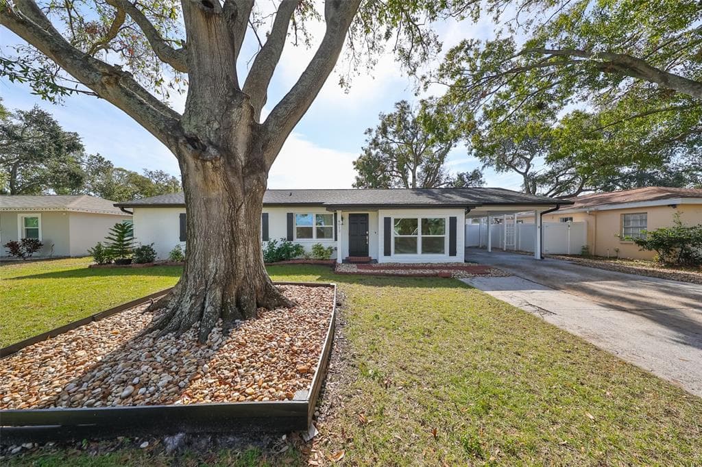 4012 W WALLACE AVENUE TAMPA, FL 33611