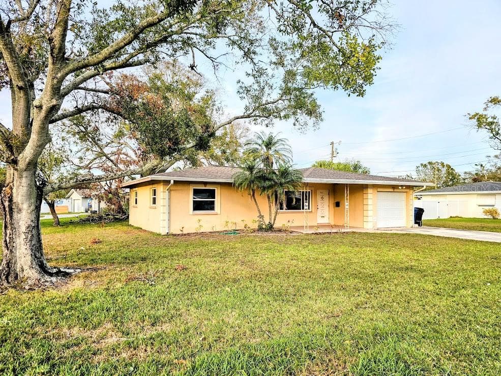 901 44TH AVENUE NE ST PETERSBURG, FL 33703