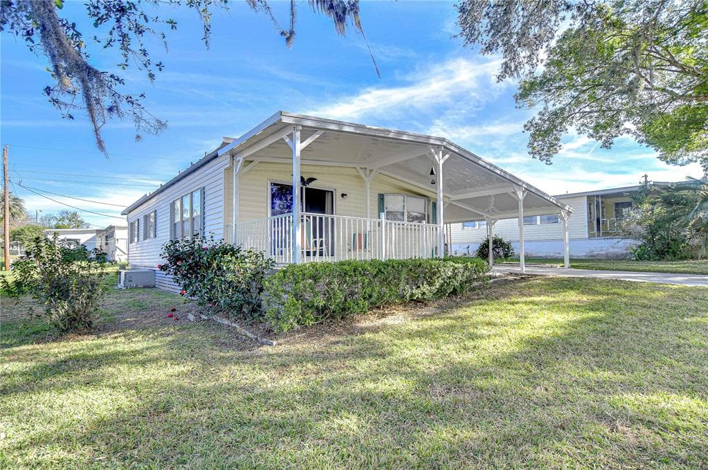 6130 CRESTVIEW LANE ZEPHYRHILLS, FL 33542
