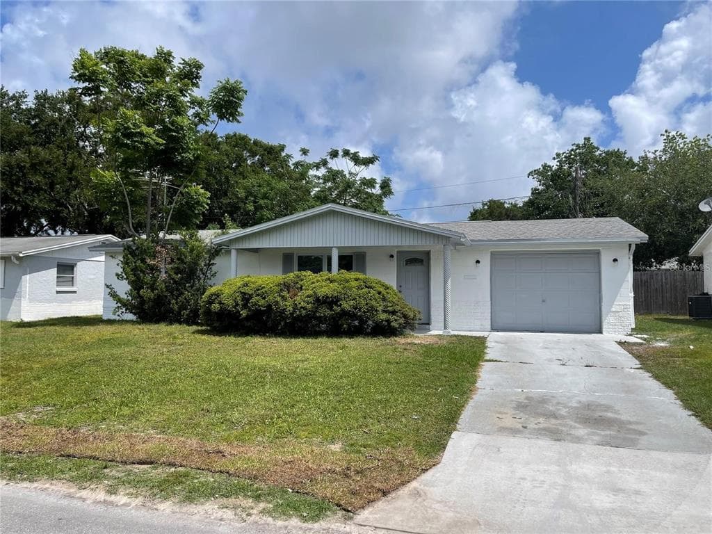 5053 CAPE COD DRIVE HOLIDAY, FL 34690