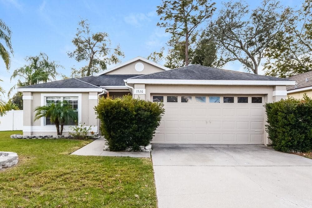 1926 SHANNON LANE APOPKA, FL 32703