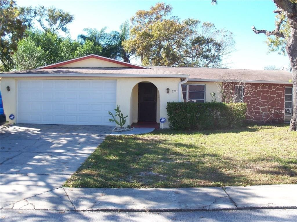 9201 GRAY FOX LANE PORT RICHEY, FL 34668