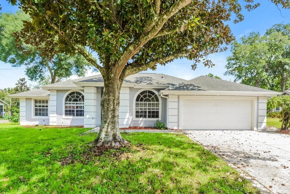 2030 MAJESTIC WOODS BOULEVARD APOPKA, FL 32712