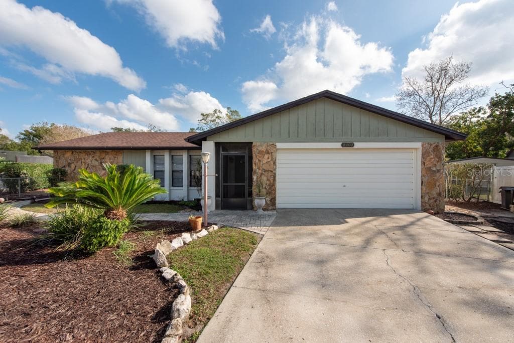 2203 TAIL FEATHER COURT LUTZ, FL 33549