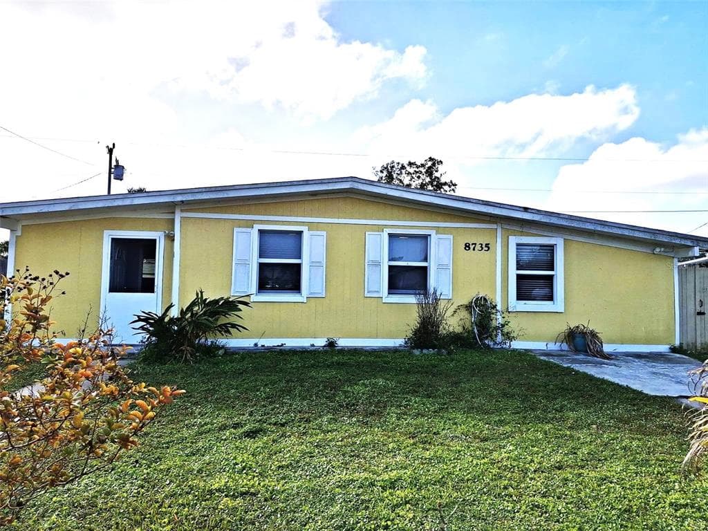 8735 CRISTOBAL AVENUE UNIT FRONT NORTH PORT, FL 34287